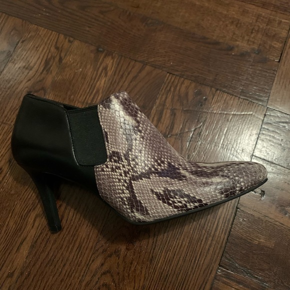 Cole Haan heeled booties - Picture 5 of 9